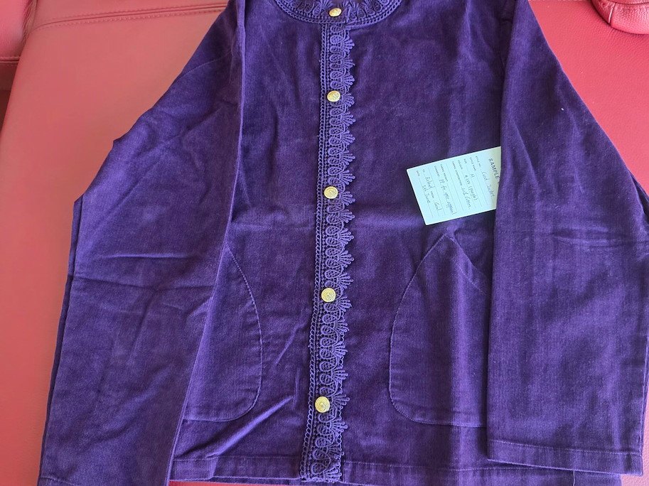 CLAUDIA Cordjacke Elegance Violett – Stilvolle Raffinesse für selbstbewusste Damen