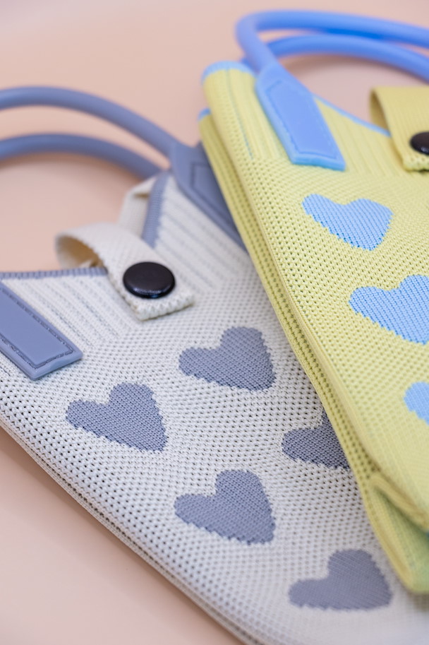 Smartphone-Täschchen ODETTE LAVENDER HEARTS