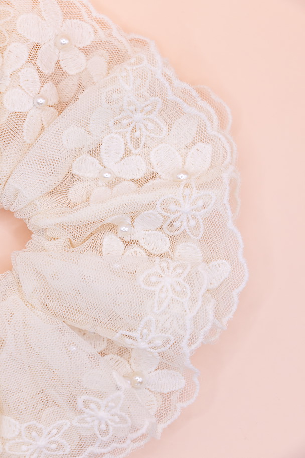 Scrunchie AVELINE PEARL GARDEN