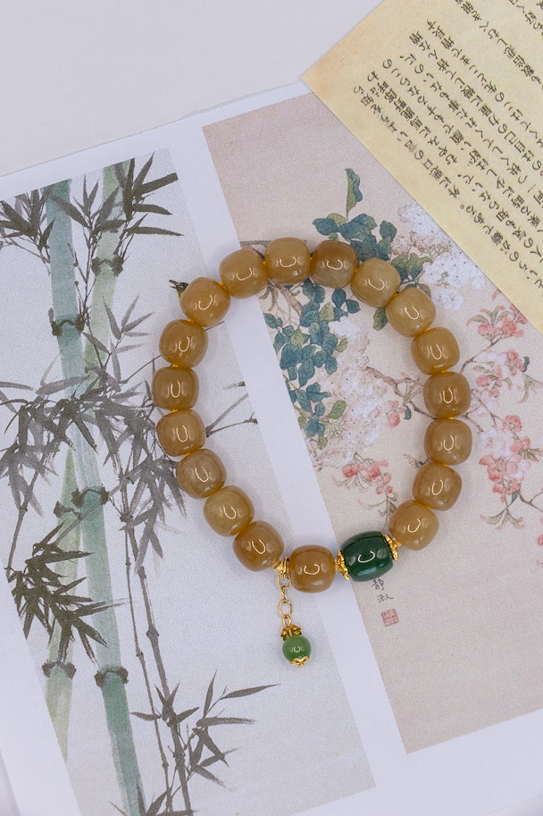 Yue Qin – Armband aus Hetian-Jade & Grünem Jaspis