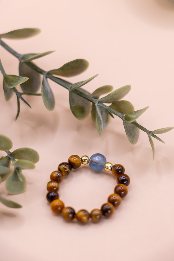 Jin Xuan – Ring aus Gelbem Tigerauge & Kyanit