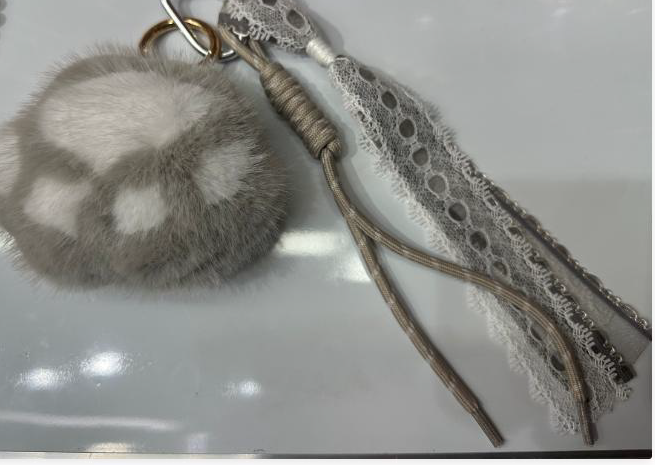 Taschenanhänger ELEANORA MINK LACE