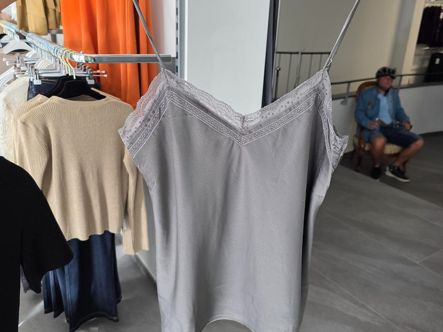 Top LYSANDRA SAGE LACE